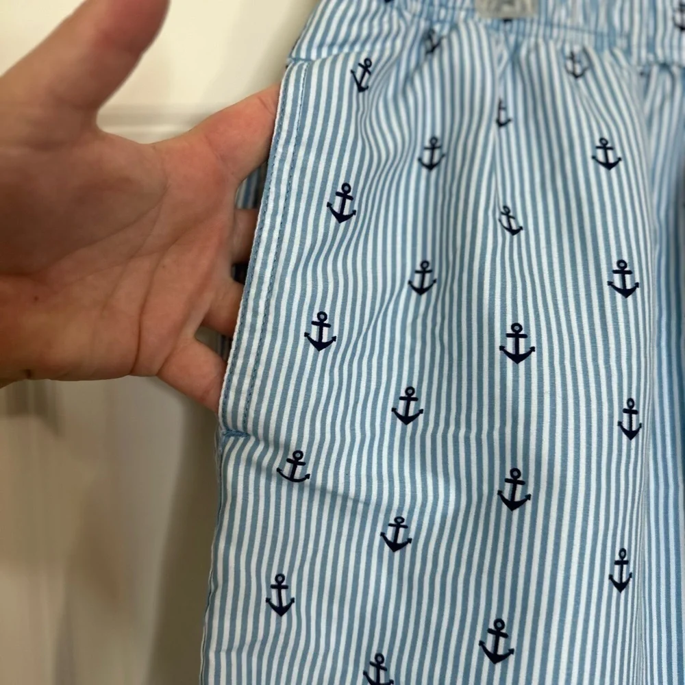 NWOT Mens Swim Trunks size L